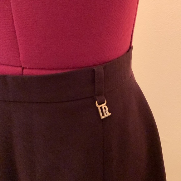 Lea Rome Elegant Women's Plum Blazer and Skirt Set - Picture 10 of 17